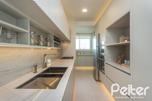 Apartamento à venda com 127m², 3 dormitórios, 3 suítes, 2 vagas, no bairro Golden Lake em Porto Alegre