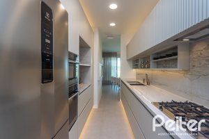 Apartamento à venda com 127m², 3 dormitórios, 3 suítes, 2 vagas, no bairro Golden Lake em Porto Alegre
