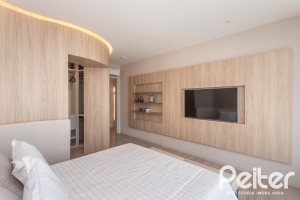 Apartamento à venda com 127m², 3 dormitórios, 3 suítes, 2 vagas, no bairro Golden Lake em Porto Alegre