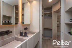 Apartamento à venda com 127m², 3 dormitórios, 3 suítes, 2 vagas, no bairro Golden Lake em Porto Alegre