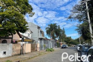 Terreno à venda com 726m², 23 vagas, no bairro Tristeza em Porto Alegre