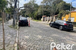 Terreno à venda com 726m², 23 vagas, no bairro Tristeza em Porto Alegre