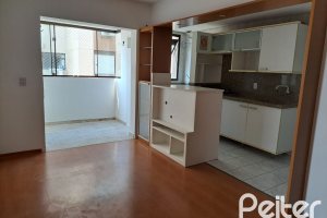 Apartamento à venda com 59m², 2 dormitórios, 1 vaga, no bairro Cristal em PORTO ALEGRE