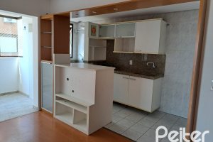 Apartamento à venda com 59m², 2 dormitórios, 1 vaga, no bairro Cristal em PORTO ALEGRE