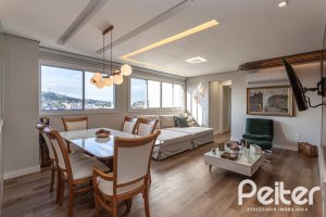 Cobertura à venda com 207m², 3 dormitórios, 1 suíte, 4 vagas, no bairro Cristal em Porto Alegre