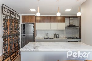 Cobertura à venda com 207m², 3 dormitórios, 1 suíte, 4 vagas, no bairro Cristal em Porto Alegre