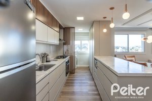 Cobertura à venda com 207m², 3 dormitórios, 1 suíte, 4 vagas, no bairro Cristal em Porto Alegre