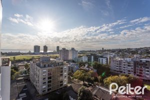 Cobertura à venda com 207m², 3 dormitórios, 1 suíte, 4 vagas, no bairro Cristal em Porto Alegre