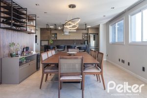 Cobertura à venda com 207m², 3 dormitórios, 1 suíte, 4 vagas, no bairro Cristal em Porto Alegre