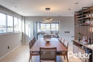 Cobertura à venda com 207m², 3 dormitórios, 1 suíte, 4 vagas, no bairro Cristal em Porto Alegre