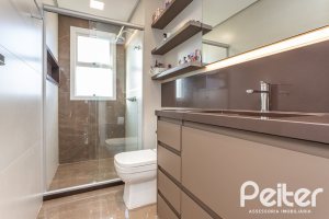 Cobertura à venda com 207m², 3 dormitórios, 1 suíte, 4 vagas, no bairro Cristal em Porto Alegre