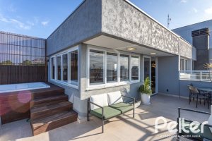 Cobertura à venda com 207m², 3 dormitórios, 1 suíte, 4 vagas, no bairro Cristal em Porto Alegre