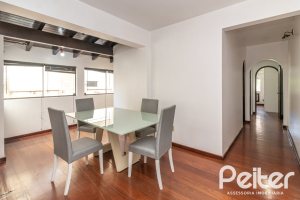 Apartamento à venda com 66m², 2 dormitórios, no bairro Santana em Porto Alegre