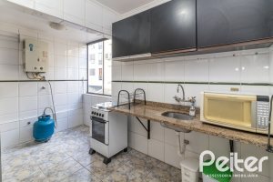 Apartamento à venda com 66m², 2 dormitórios, no bairro Santana em Porto Alegre