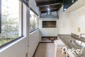 Apartamento à venda com 66m², 2 dormitórios, no bairro Santana em Porto Alegre