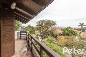 Casa à venda com 495m², 3 dormitórios, 2 suítes, 2 vagas, no bairro Jardim Isabel em Porto Alegre