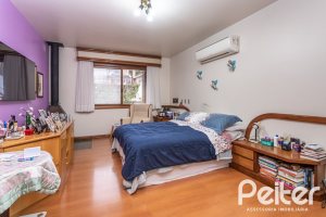 Casa à venda com 495m², 3 dormitórios, 2 suítes, 2 vagas, no bairro Jardim Isabel em Porto Alegre