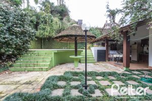 Casa à venda com 495m², 3 dormitórios, 2 suítes, 2 vagas, no bairro Jardim Isabel em Porto Alegre