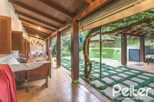 Casa à venda com 495m², 3 dormitórios, 2 suítes, 2 vagas, no bairro Jardim Isabel em Porto Alegre