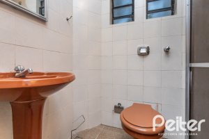 Casa à venda com 495m², 3 dormitórios, 2 suítes, 2 vagas, no bairro Jardim Isabel em Porto Alegre