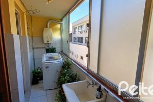 Apartamento à venda com 81m², 2 dormitórios, no bairro Teresópolis em Porto Alegre
