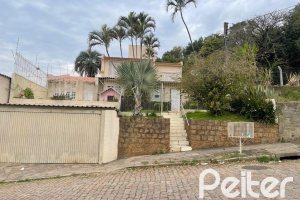 Terreno à venda com 223m², 4 dormitórios, 2 vagas, no bairro Tristeza em Porto Alegre