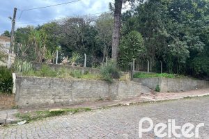 Terreno à venda com 594m², no bairro Tristeza em Porto Alegre