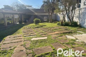 Terreno à venda com 402m², no bairro Camaquã em Porto Alegre