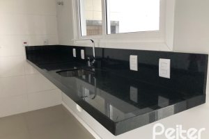 Casa à venda com 115m², 3 dormitórios, 1 suíte, 2 vagas, no bairro Hípica em Porto Alegre