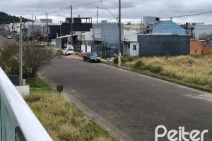 Casa à venda com 115m², 3 dormitórios, 1 suíte, 2 vagas, no bairro Hípica em Porto Alegre