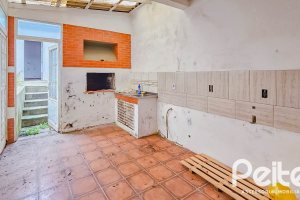 Casa à venda com 196m², 2 dormitórios, 1 suíte, 4 vagas, no bairro Tristeza em Porto Alegre