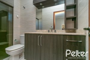 Casa à venda com 134m², 3 dormitórios, 1 suíte, 2 vagas, no bairro Ipanema em Porto Alegre
