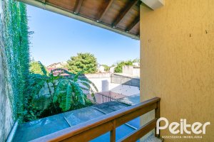 Casa à venda com 134m², 3 dormitórios, 1 suíte, 2 vagas, no bairro Ipanema em Porto Alegre