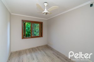 Casa à venda com 134m², 3 dormitórios, 1 suíte, 2 vagas, no bairro Ipanema em Porto Alegre
