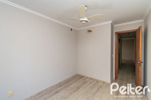 Casa à venda com 134m², 3 dormitórios, 1 suíte, 2 vagas, no bairro Ipanema em Porto Alegre