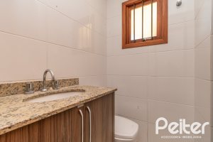 Casa à venda com 134m², 3 dormitórios, 1 suíte, 2 vagas, no bairro Ipanema em Porto Alegre