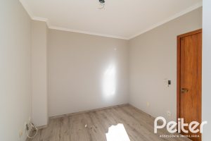 Casa à venda com 134m², 3 dormitórios, 1 suíte, 2 vagas, no bairro Ipanema em Porto Alegre