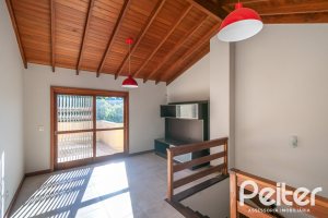 Casa à venda com 134m², 3 dormitórios, 1 suíte, 2 vagas, no bairro Ipanema em Porto Alegre