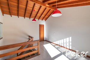 Casa à venda com 134m², 3 dormitórios, 1 suíte, 2 vagas, no bairro Ipanema em Porto Alegre