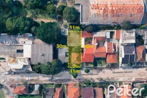 Terreno à venda com 330m², no bairro Cavalhada em Porto Alegre