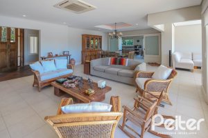 Casa em Condomínio à venda com 1400m², 5 dormitórios, 4 suítes, 10 vagas, no bairro Cavalhada em PORTO ALEGRE