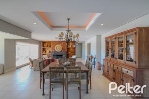 Casa em Condomínio à venda com 1400m², 5 dormitórios, 4 suítes, 10 vagas, no bairro Cavalhada em PORTO ALEGRE