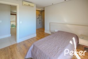 Casa em Condomínio à venda com 1400m², 5 dormitórios, 4 suítes, 10 vagas, no bairro Cavalhada em PORTO ALEGRE