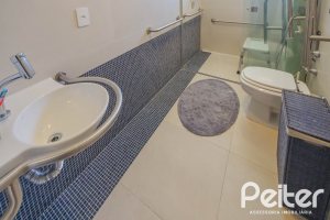 Casa em Condomínio à venda com 1400m², 5 dormitórios, 4 suítes, 10 vagas, no bairro Cavalhada em PORTO ALEGRE