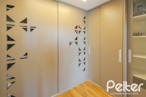 Casa em Condomínio à venda com 1400m², 5 dormitórios, 4 suítes, 10 vagas, no bairro Cavalhada em PORTO ALEGRE