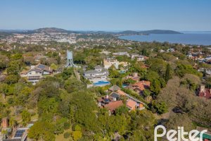 Casa em Condomínio à venda com 1400m², 5 dormitórios, 4 suítes, 10 vagas, no bairro Cavalhada em PORTO ALEGRE