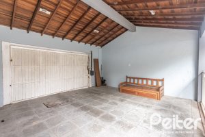 Casa à venda com 334m², 4 dormitórios, 2 suítes, 4 vagas, no bairro Jardim Isabel em Porto Alegre