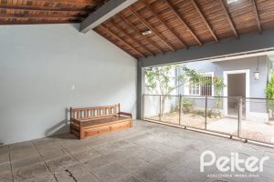 Casa à venda com 334m², 4 dormitórios, 2 suítes, 4 vagas, no bairro Jardim Isabel em Porto Alegre