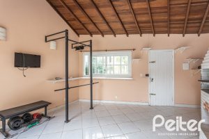 Casa à venda com 334m², 4 dormitórios, 2 suítes, 4 vagas, no bairro Jardim Isabel em Porto Alegre