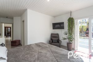 Casa à venda com 334m², 4 dormitórios, 2 suítes, 4 vagas, no bairro Jardim Isabel em Porto Alegre